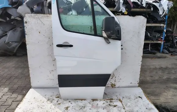 Mercedes-Benz Sprinter W906 Front door 