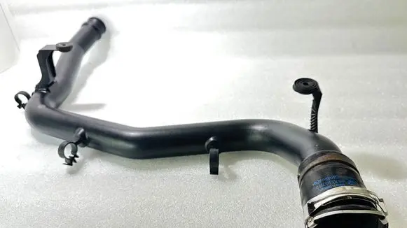 Volkswagen Touareg I Intercooler hose/pipe 7L6145795S 7L6145770M 7L615720D