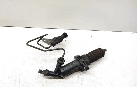 BMW 1 E82 E88 Clutch slave cylinder 6785964