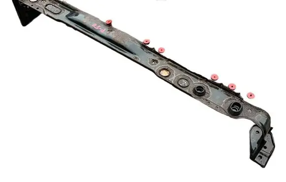Ford Focus Bottom radiator support slam panel 