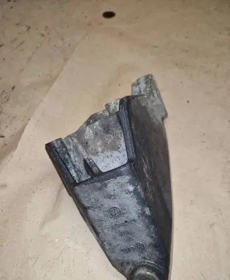 Volkswagen Crafter Engine mounting bracket 076199307