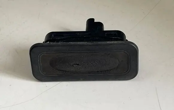 Renault Clio III Tailgate trim 8200076256