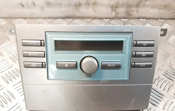 Toyota Avensis T250 Climate control unit 559020F010C