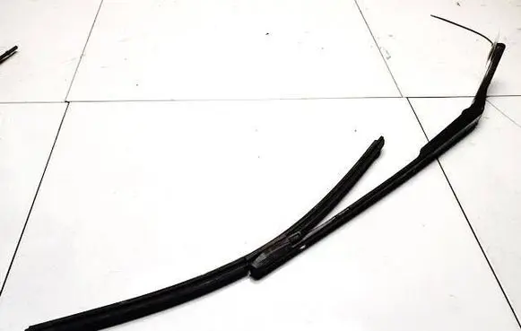 Audi A6 S6 C6 4F Front wiper blade arm