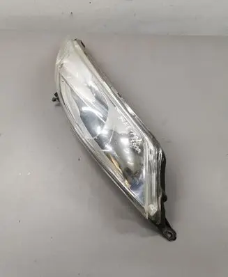 Nissan Juke I F15 Headlight/headlamp