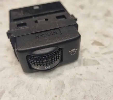 Nissan X-Trail T30 Light switch