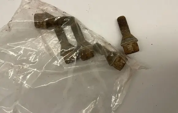 BMW 3 E46 Nuts/bolts 