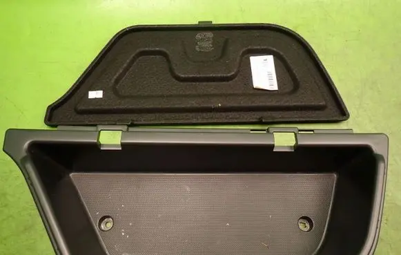 Hyundai i30 Glove box in trunk