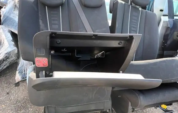 Citroen C4 II Glove box set 