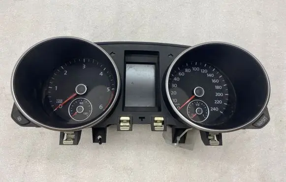 Volkswagen Golf VI Speedometer (instrument cluster) 5K0920871A