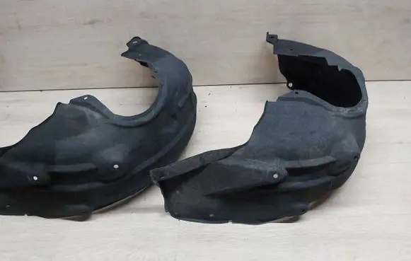 Toyota Prius (XW50) Front arch 