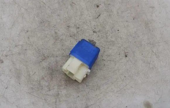 Nissan X-Trail T30 Other relay 2523079981