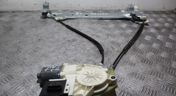 Renault Megane III Rear door window regulator with motor 0130822331