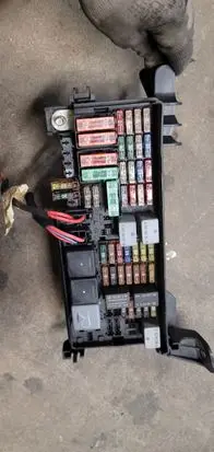 Mercedes-Benz ML W164 Fuse module A1645451740