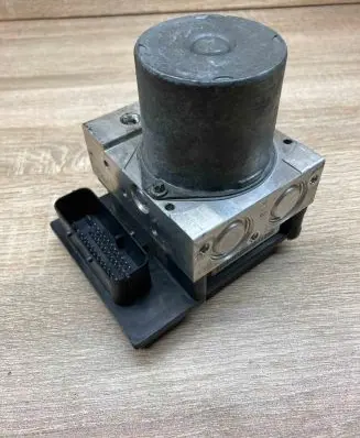 BMW 5 E60 E61 ABS Pump 6758743 6768910