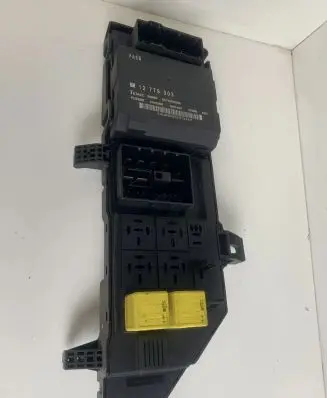 Saab 9-3 Ver2 Relay mounting block 12798346 12779003