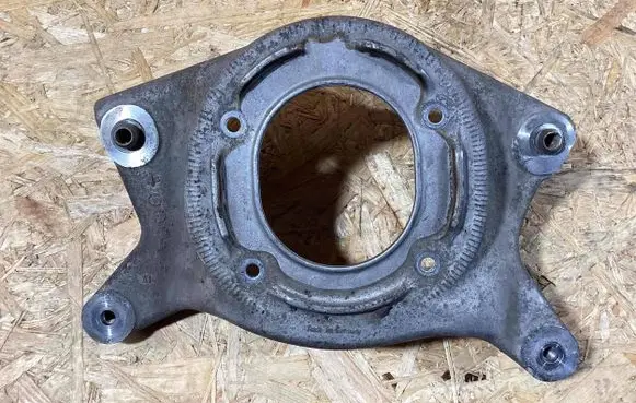 Porsche Macan (95B) Coil spring mount 95b412383