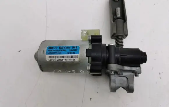 Jeep Cherokee Seat adjustment motor L0326381AA
