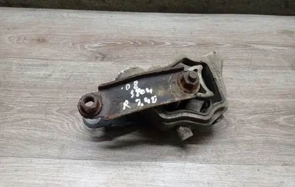 Volvo S80 Engine mount bracket 6G926P082LB 30748173