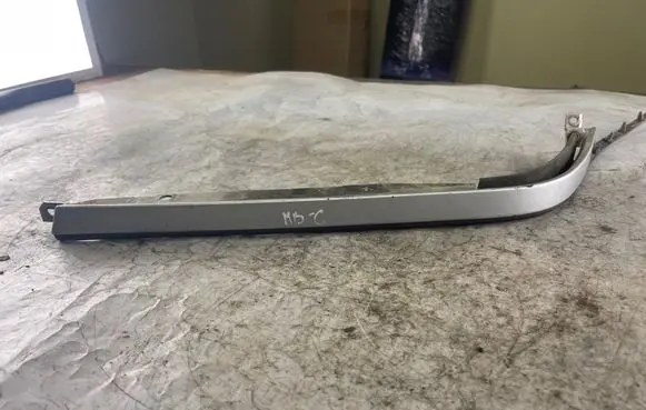Mercedes-Benz C W202 Under headlight/headlamp trim 2028260377 2028260177