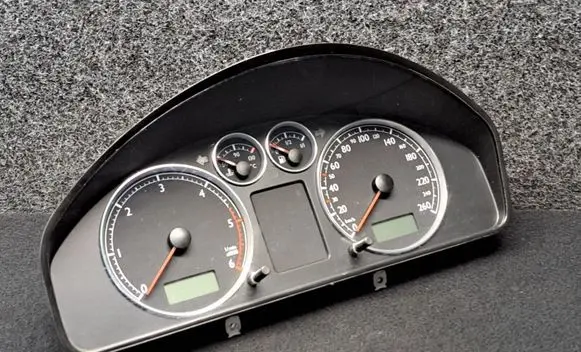 Volkswagen Sharan Speedometer (instrument cluster) 7M3920800H