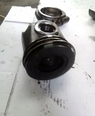 Iveco Daily 35.8 - 9 Piston with connecting rod 9444477
