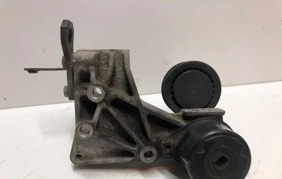 Volkswagen Transporter - Caravelle T4 Power steering pump mounting bracket 074199207