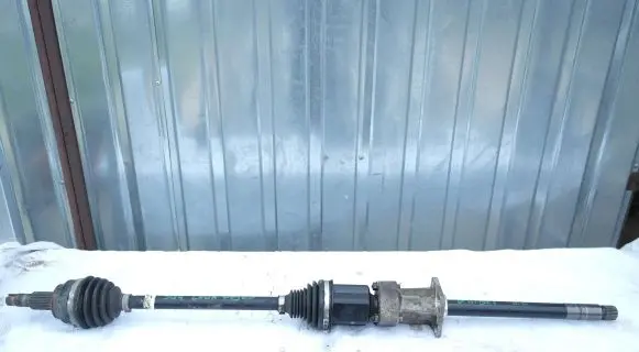 Maserati Ghibli Front driveshaft E011
