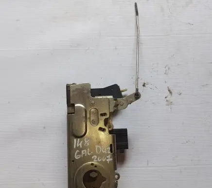 Loading door lock