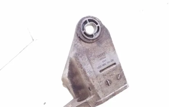 Volkswagen PASSAT B5 Engine mounting bracket 8D0399114AH