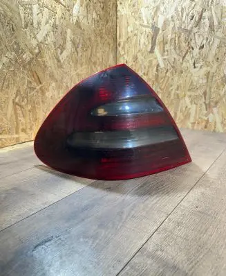 Mercedes-Benz E W211 Rear/tail lights a2118200364