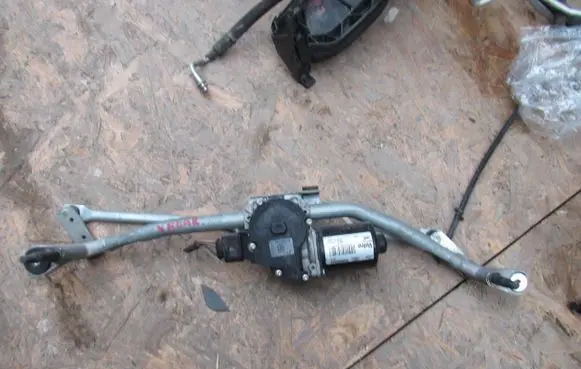 Land Rover Range Rover Velar Front wiper linkage and motor w000060842 W000060842