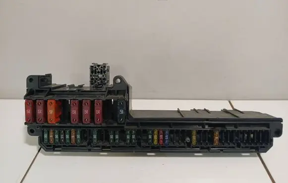 BMW 5 E60 E61 Fuse module 6932452