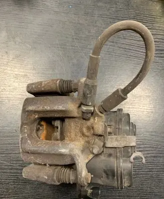 Nissan Qashqai Rear brake caliper