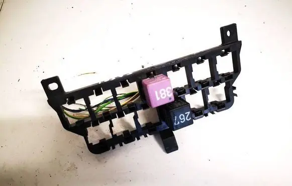 Volkswagen PASSAT B5 Fuse box set 8d0937503e