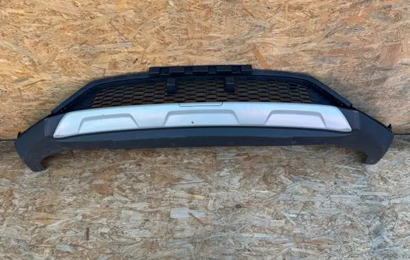 MG ZS Front bumper lip P10628332 P10628331