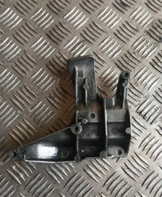 Audi A4 S4 B7 8E 8H Engine mounting bracket 03G131159B