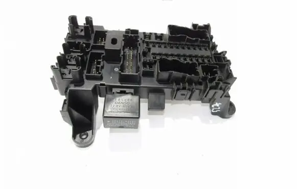 Suzuki Grand Vitara II Fuse module 12696I15
