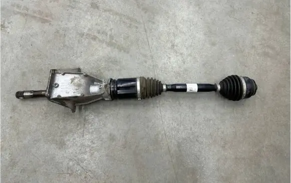 BMW X3 G01 Front driveshaft 8643184