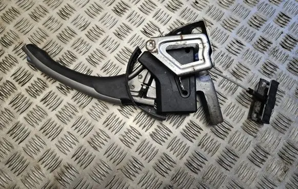 Toyota Auris 150 Hand brake release handle 19660A00