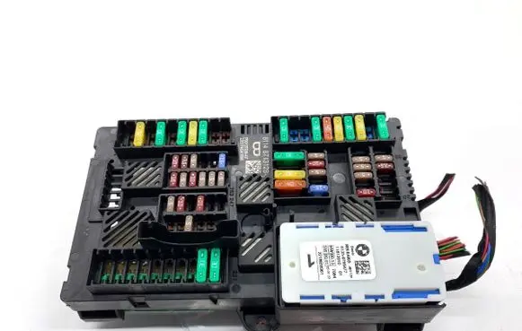 BMW 5 G30 G31 G38 Fuse box set 8713128