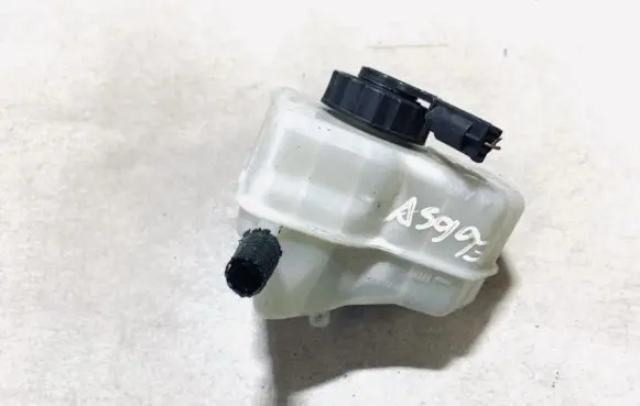 Brake fluid reservoir