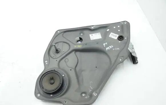 Mercedes-Benz B W245 Rear door manual window regulator A1697300679 985005103