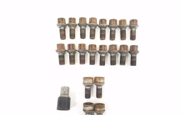 Mercedes-Benz C W204 Nuts/bolts 