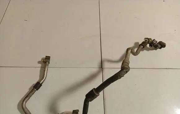 Audi Q7 4L Air conditioning (A/C) pipe/hose 