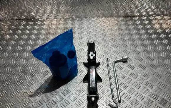 Mitsubishi Eclipse Cross Lift Jack PU19833
