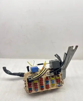 Nissan X-Trail T30 Fuse module 2433009900 69100114