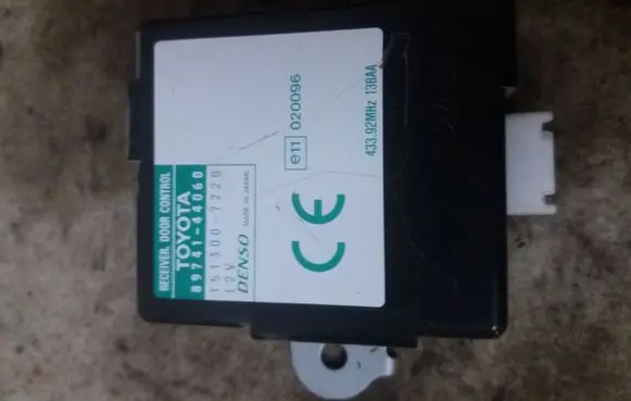 Toyota Avensis Verso Door central lock control unit/module 8974144060