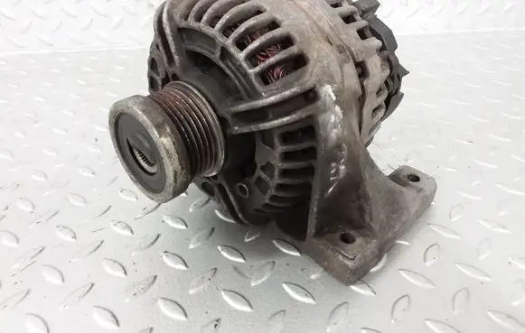 Volvo XC70 Generator/alternator 8676498 0124525029
