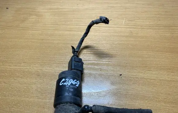 Mercedes-Benz C W203 Windscreen/windshield washer pump 3090179 C2969